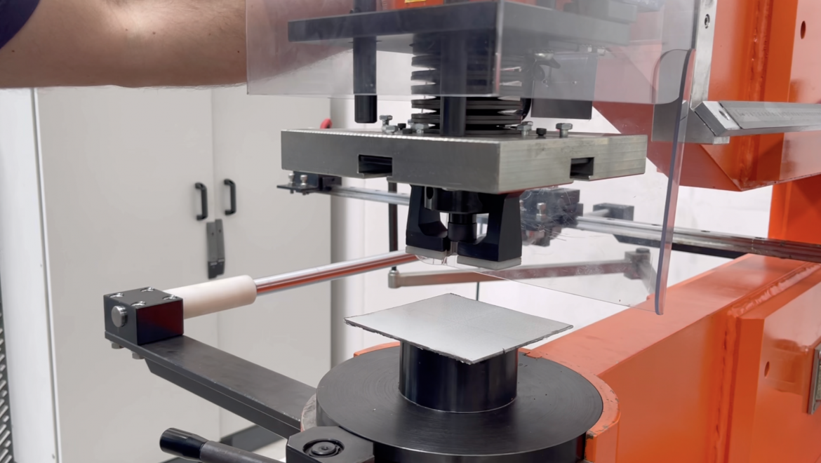 Ottimizzare il lavoro e garantire sicurezza: Sinectra aggiunge al suo processo una nuova foratrice