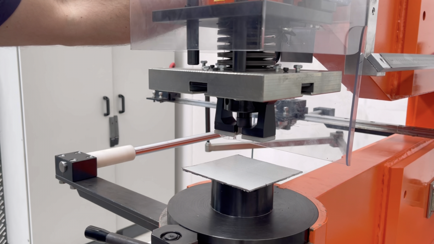 Ottimizzare il lavoro e garantire sicurezza: Sinectra aggiunge al suo processo una nuova foratrice